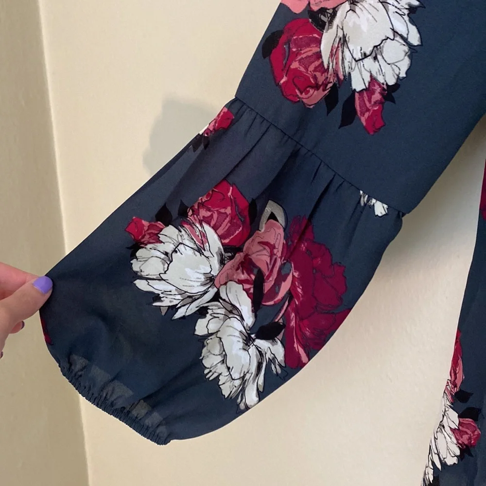 Maurices floral blouse, size medium - Picture 4 of 7